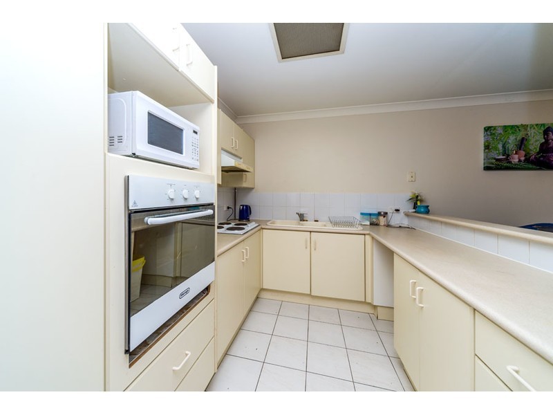 2/427 Oxley Drive, Runaway Bay QLD 4216