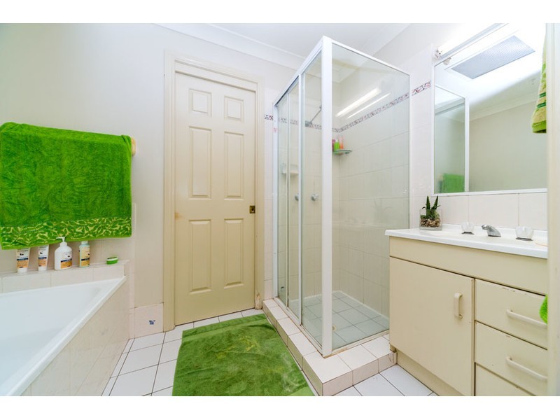 2/427 Oxley Drive, Runaway Bay QLD 4216