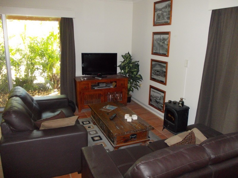 42a Mount Street, Nerang QLD 4211