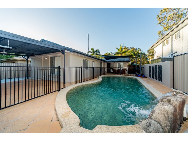 121 Kindra Avenue, Southport QLD 4215