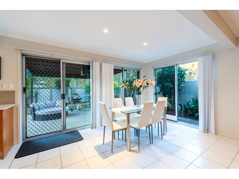 121 Kindra Avenue, Southport QLD 4215