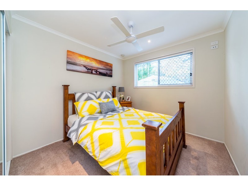 121 Kindra Avenue, Southport QLD 4215