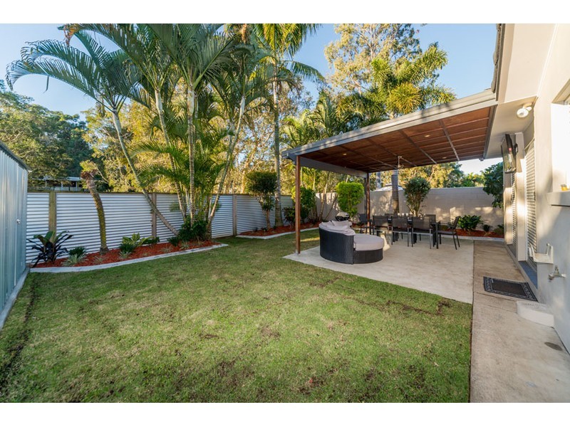 121 Kindra Avenue, Southport QLD 4215
