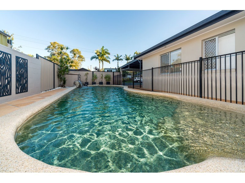 121 Kindra Avenue, Southport QLD 4215