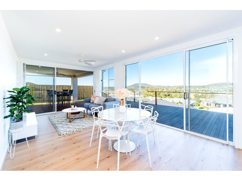 4 Springview Crescent, Maudsland QLD 4210