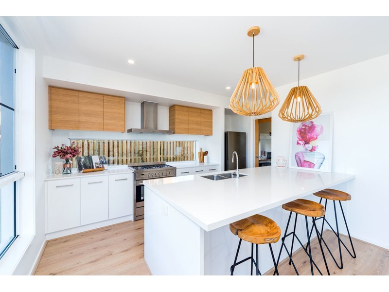 4 Springview Crescent, Maudsland QLD 4210