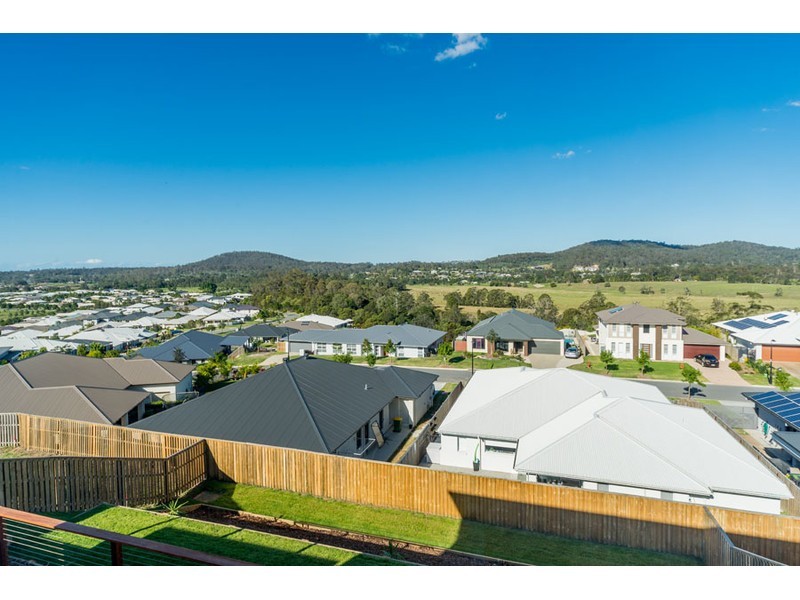 4 Springview Crescent, Maudsland QLD 4210