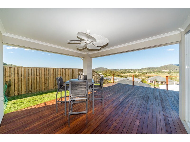 4 Springview Crescent, Maudsland QLD 4210