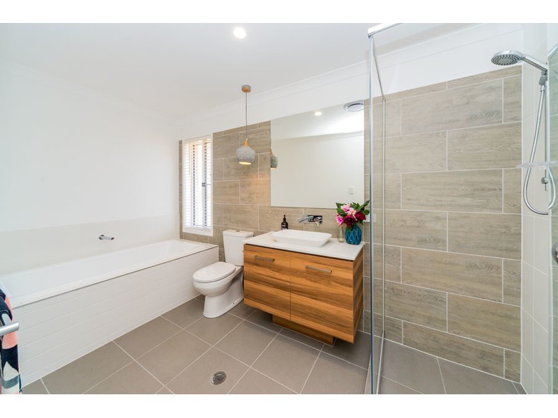 4 Springview Crescent, Maudsland QLD 4210