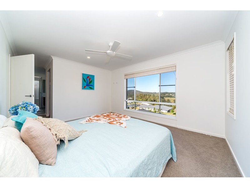 4 Springview Crescent, Maudsland QLD 4210