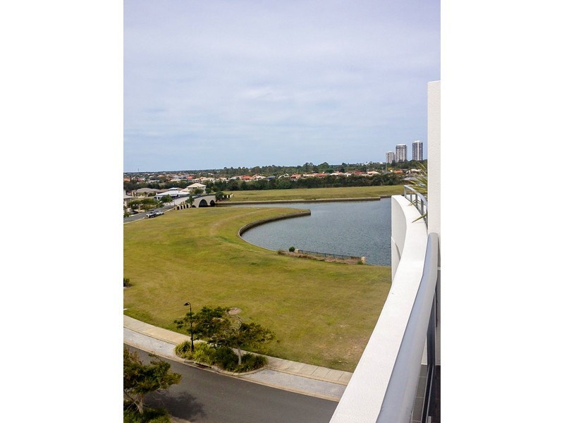511/2 East Quay Drive, Biggera Waters QLD 4216