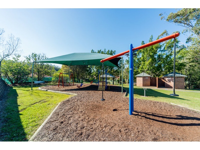 4/4 Monroe Court, Oxenford QLD 4210