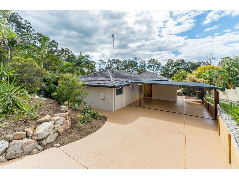 8 Dromana Crescent, Helensvale QLD 4212