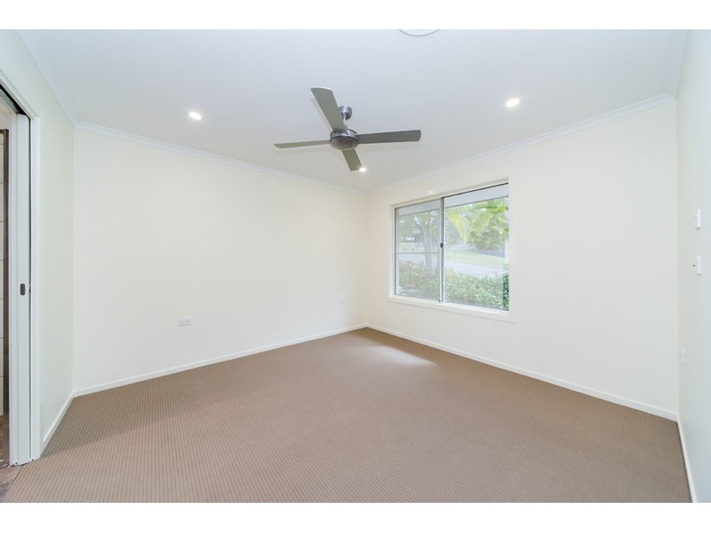 8 Dromana Crescent, Helensvale QLD 4212