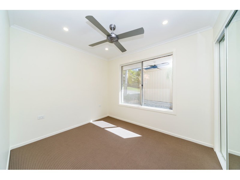 8 Dromana Crescent, Helensvale QLD 4212