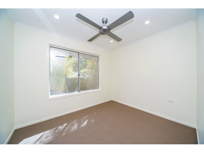 8 Dromana Crescent, Helensvale QLD 4212