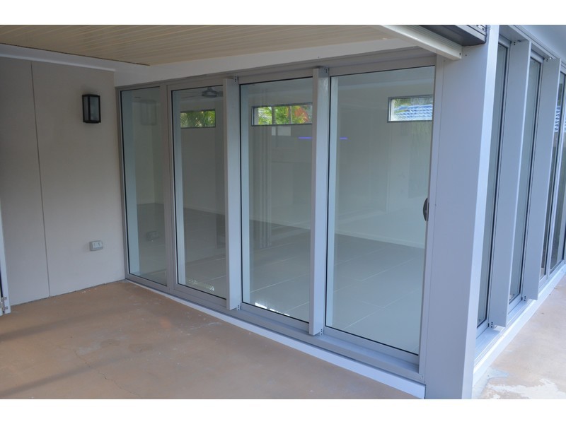 8 Dromana Crescent, Helensvale QLD 4212