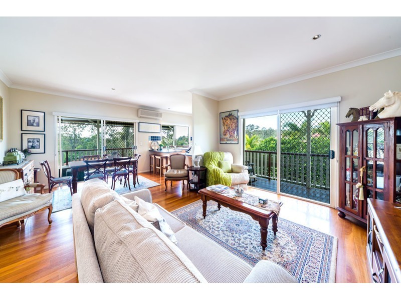 9 Winslow Court, Oxenford QLD 4210