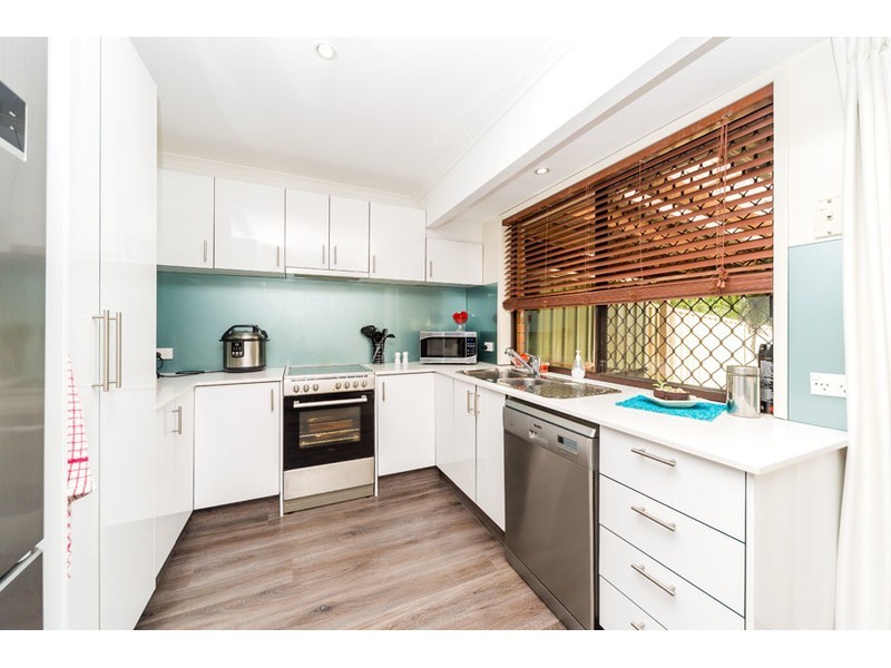 1/6 Metro Crescent, Oxenford QLD 4210