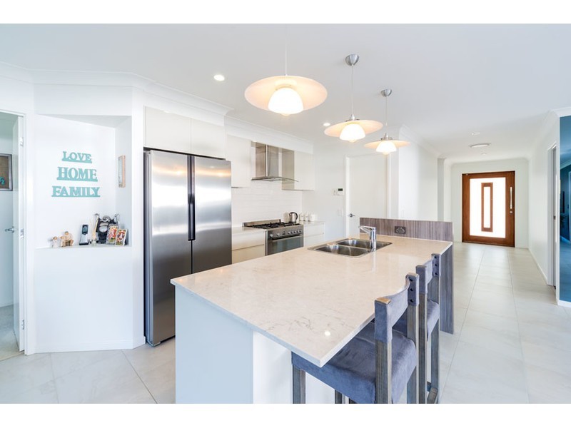 12 Abby Circuit, Maudsland QLD 4210