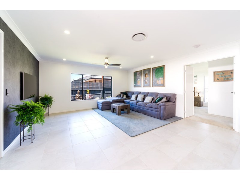 12 Abby Circuit, Maudsland QLD 4210