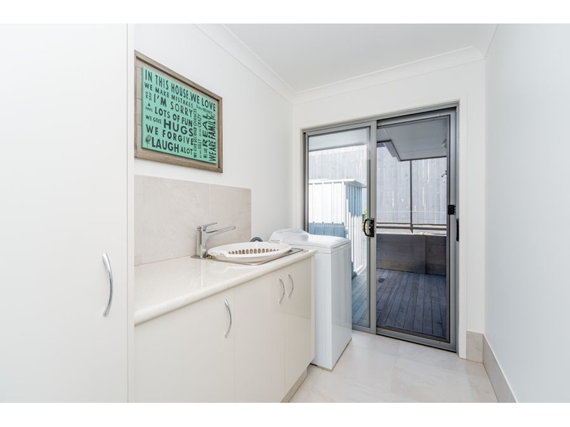 12 Abby Circuit, Maudsland QLD 4210