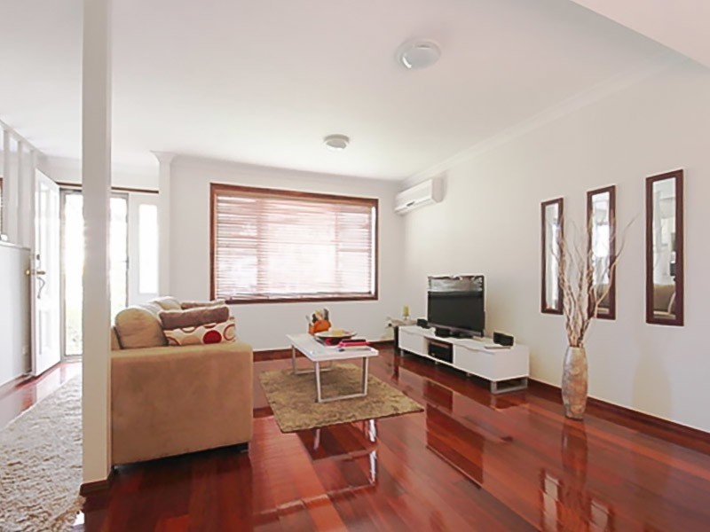 8/279 Cotlew Street West, Ashmore QLD 4214