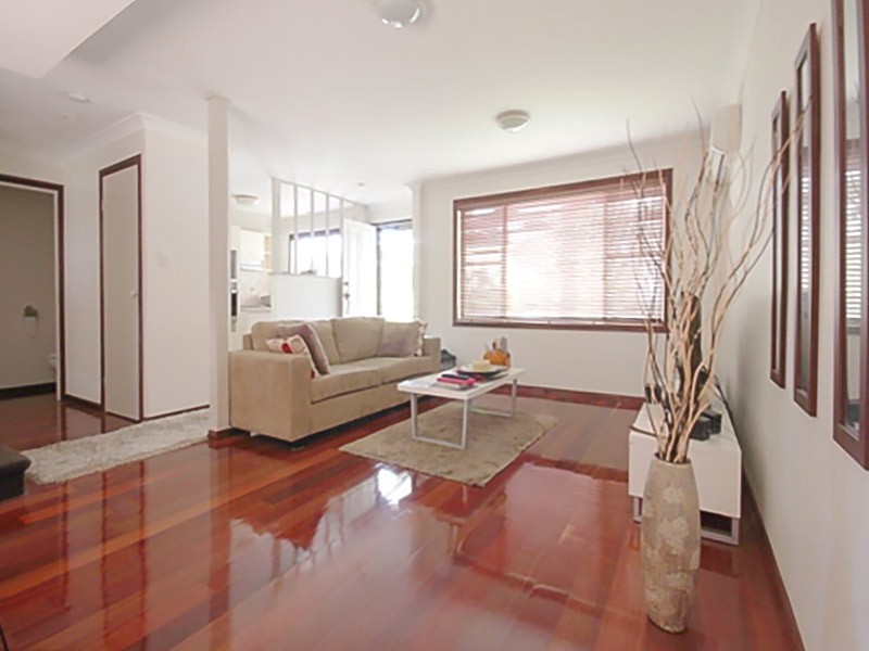 8/279 Cotlew Street West, Ashmore QLD 4214