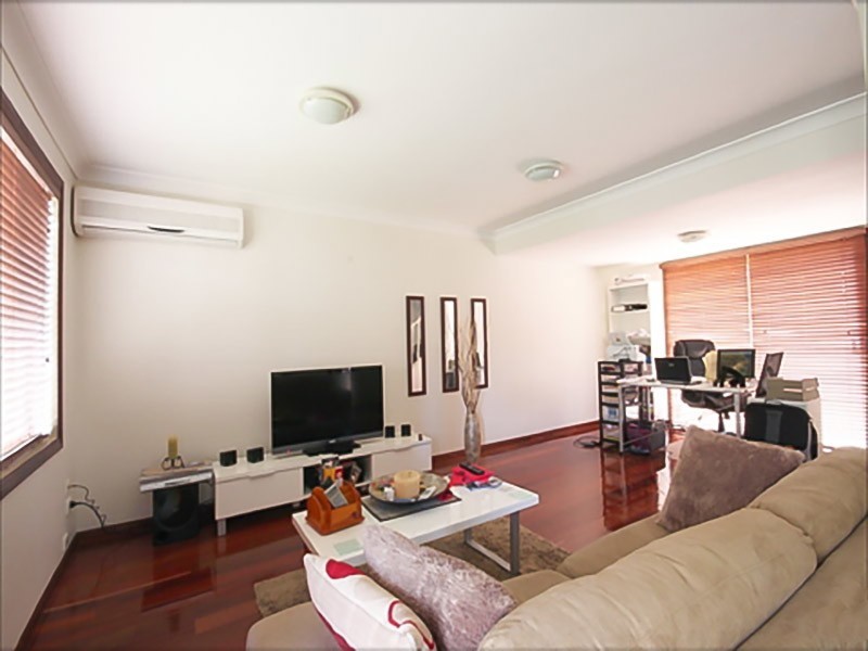 8/279 Cotlew Street West, Ashmore QLD 4214