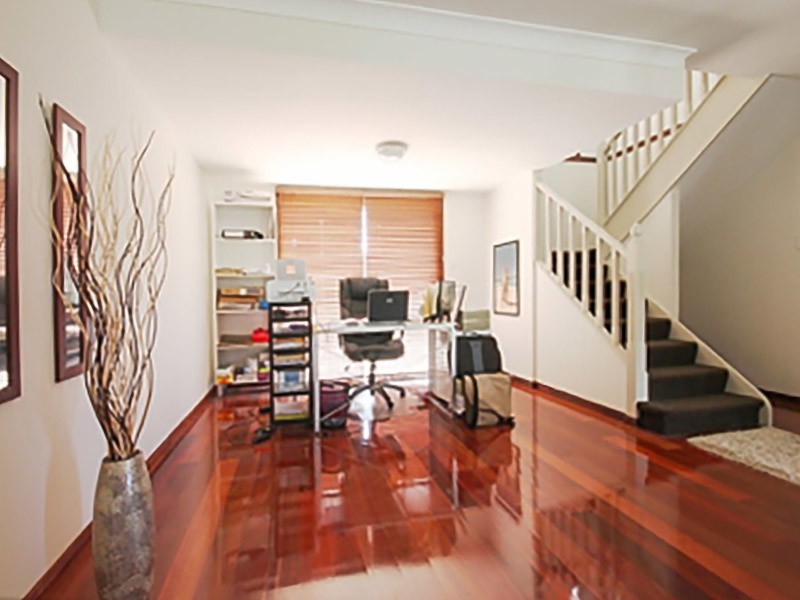 8/279 Cotlew Street West, Ashmore QLD 4214