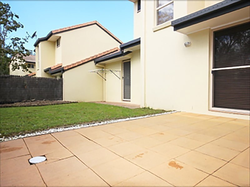 8/279 Cotlew Street West, Ashmore QLD 4214