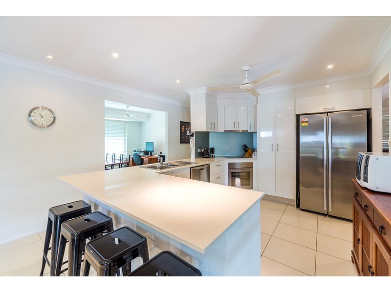 3 Lobb Court, Arundel QLD 4214