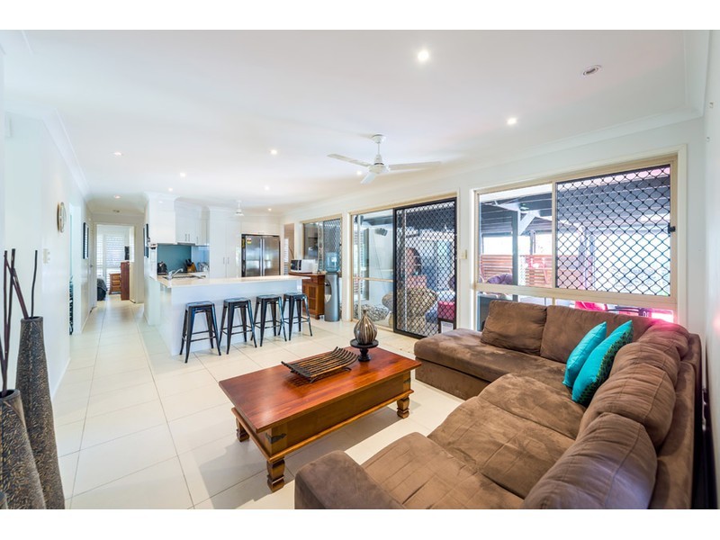 3 Lobb Court, Arundel QLD 4214