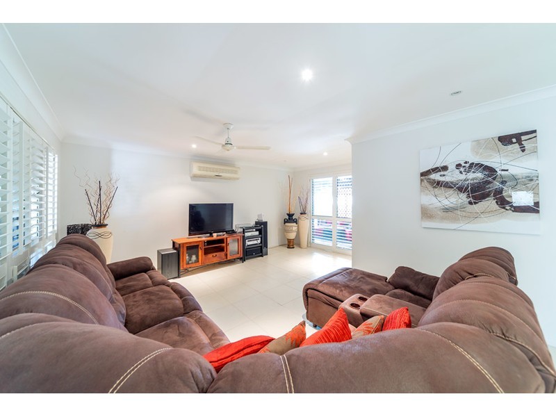 3 Lobb Court, Arundel QLD 4214