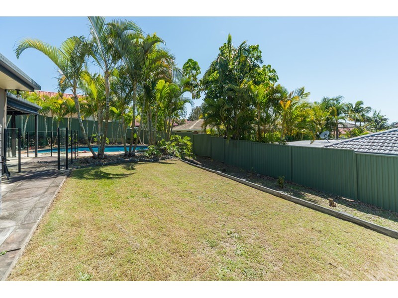 3 Lobb Court, Arundel QLD 4214