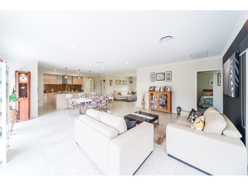 133 Riverstone Crossing, Maudsland QLD 4210