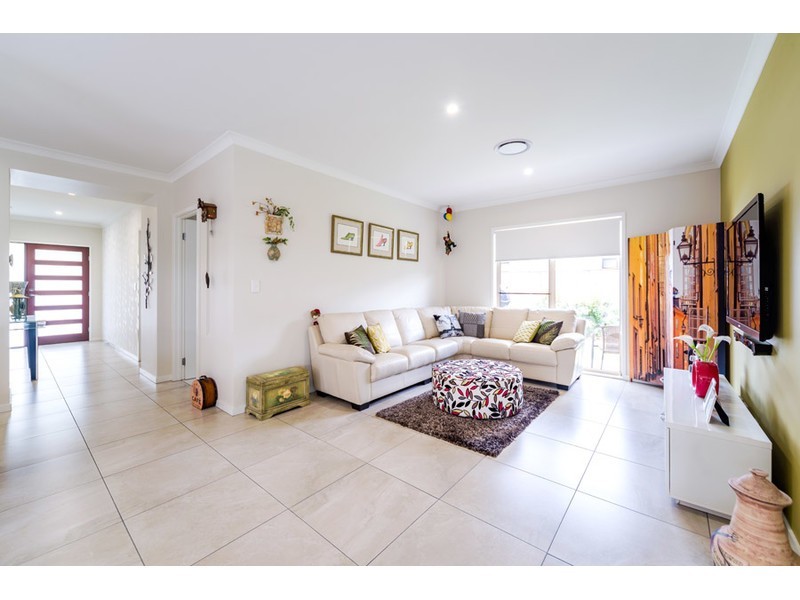 133 Riverstone Crossing, Maudsland QLD 4210