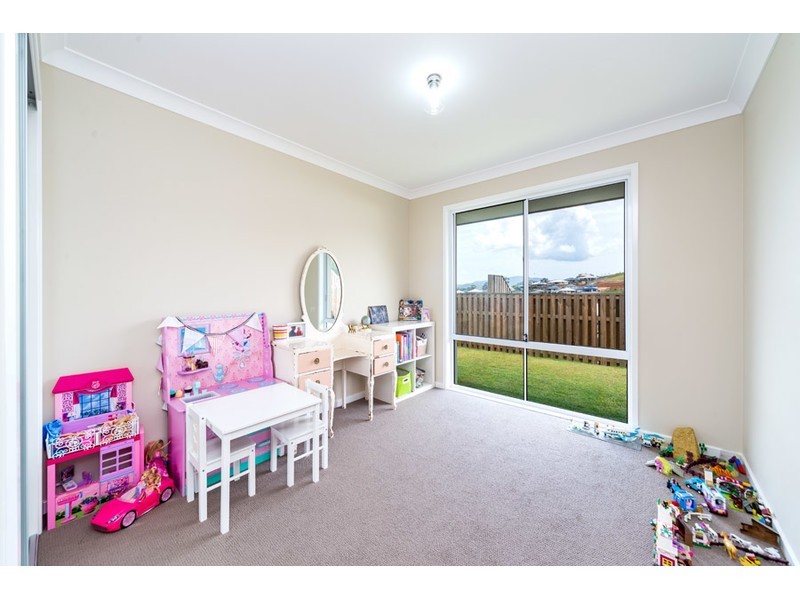 32 Hillstone Crescent, Maudsland QLD 4210