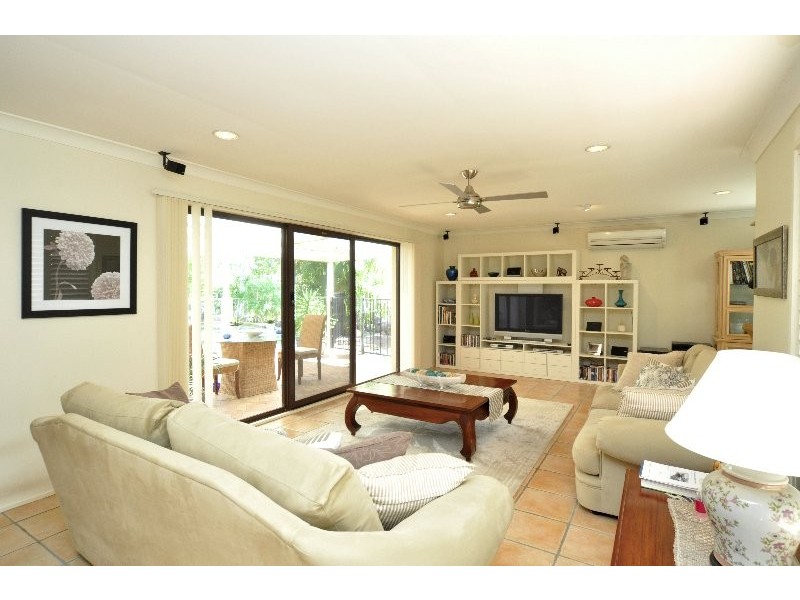 9 Atherton Court, Helensvale QLD 4212