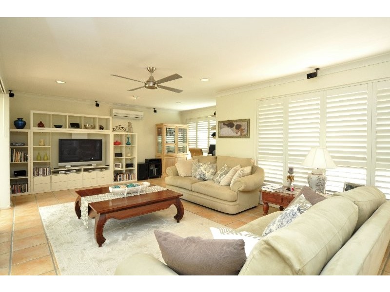 9 Atherton Court, Helensvale QLD 4212