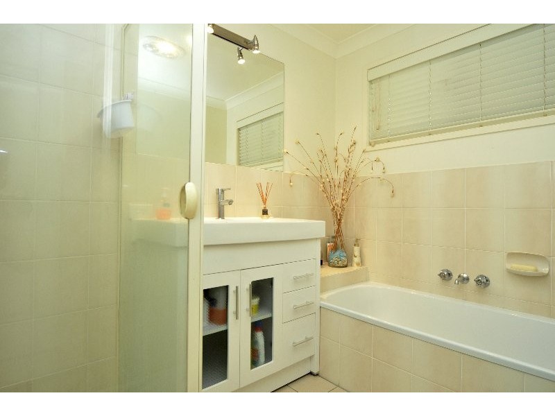 9 Atherton Court, Helensvale QLD 4212