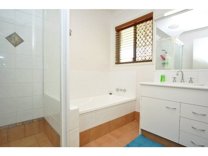 4 Sabina Park Court, Mount Nathan QLD 4211