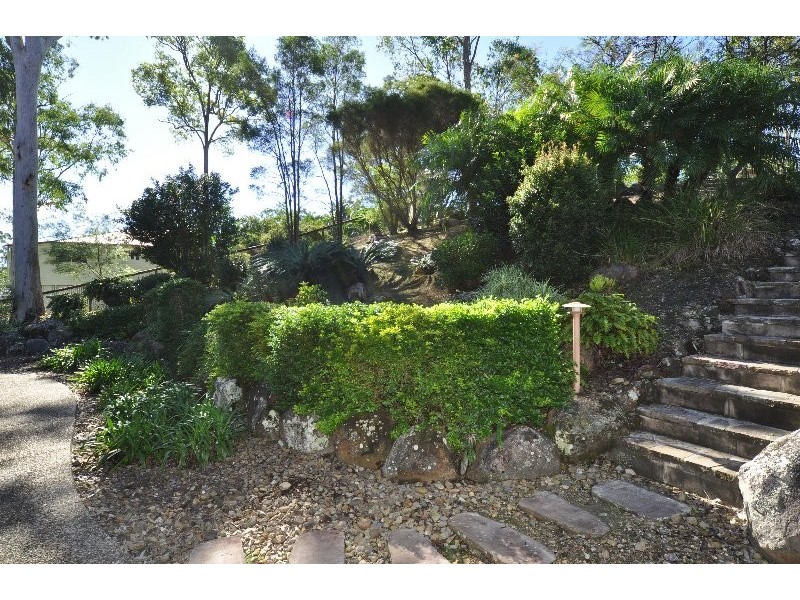 4 Sabina Park Court, Mount Nathan QLD 4211