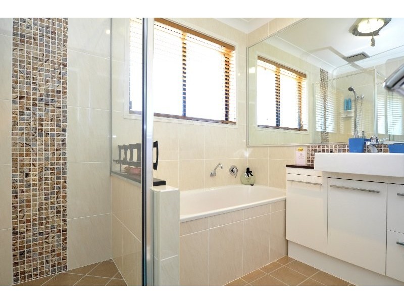 48 Regatta Avenue, Oxenford QLD 4210