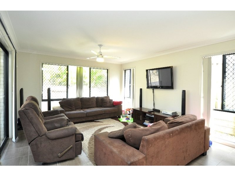 39 Manning Circuit, Pacific Pines QLD 4211