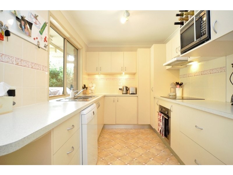 8 Pinemount Crescent, Oxenford QLD 4210