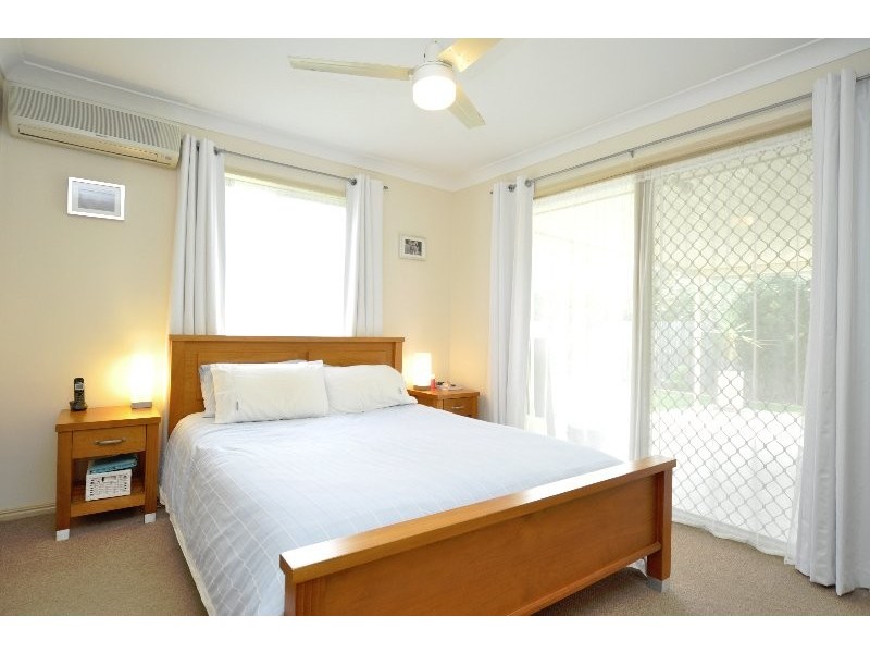 8 Pinemount Crescent, Oxenford QLD 4210