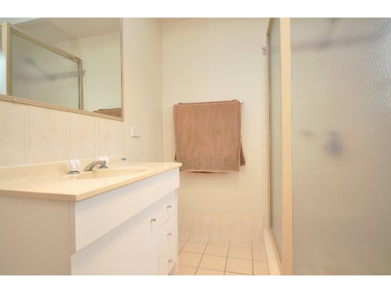 8 Pinemount Crescent, Oxenford QLD 4210