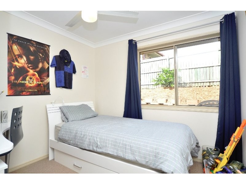 8 Pinemount Crescent, Oxenford QLD 4210