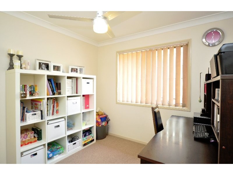 8 Pinemount Crescent, Oxenford QLD 4210